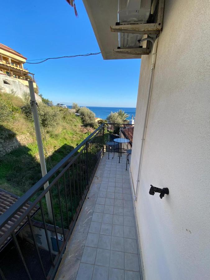 Nick & Santo'S Holiday Homes B&B Giardini-Naxos Buitenkant foto