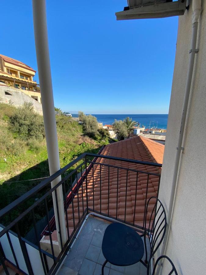 Nick & Santo'S Holiday Homes B&B Giardini-Naxos Buitenkant foto